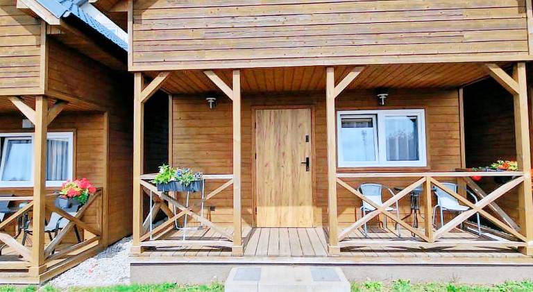 Lodge with barbeque, patio & yard — photo 4