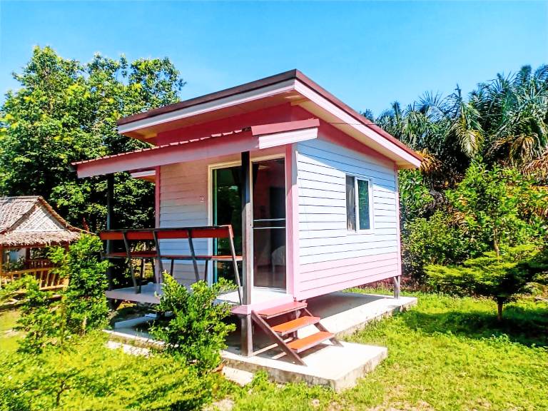 Villa with yard, grill & patio | Close to the beach | Dogs allowed in Chumphon