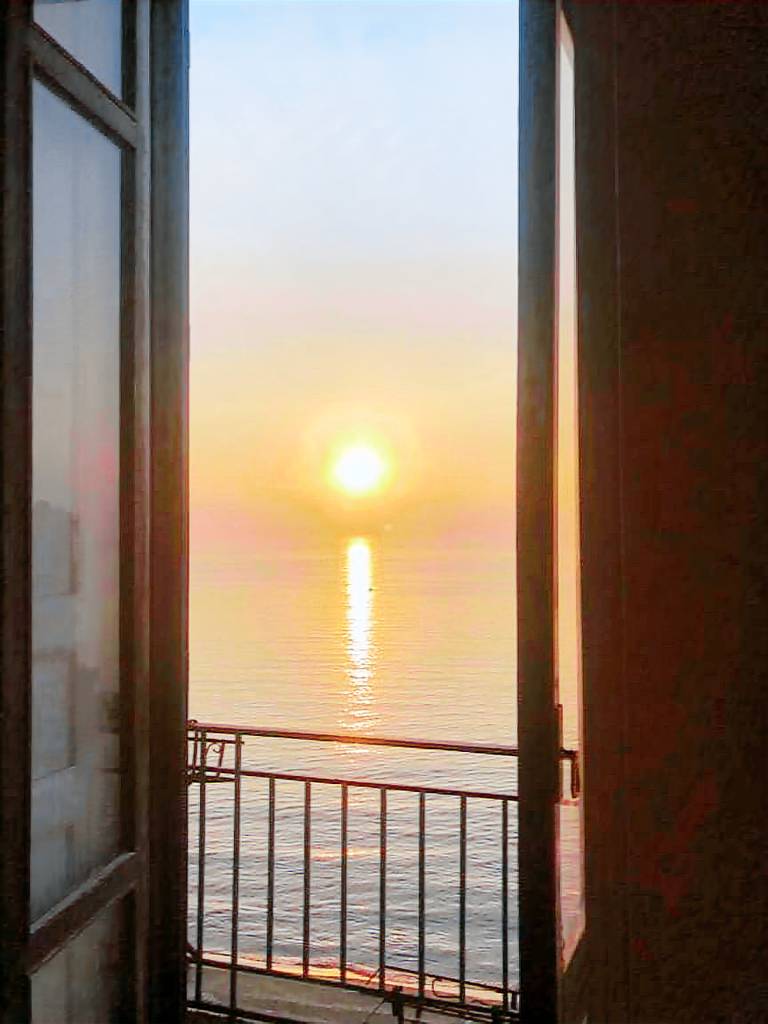 Bed and Breakfast 'Camera La Regina Del Mare' with Balcony, Wi-Fi and Air Conditioning — photo 3