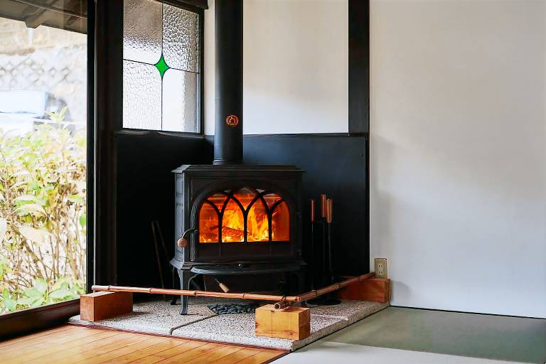 House with grill — photo 5