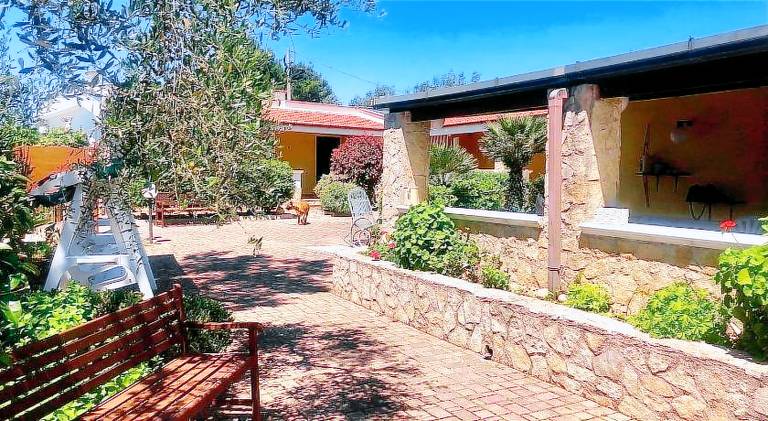 House with 2 rooms for 5 persons — photo 4