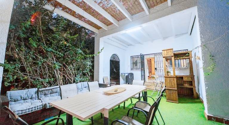 House with pool — photo 3