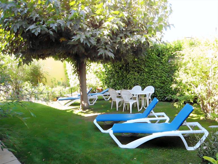 Holiday Home "Le Soleillant Haven of Peace" with Shared Pool, Wi-Fi, and Air Conditioning — photo 3