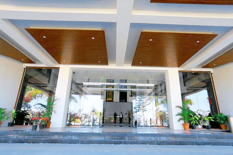 Grand Sarovar Portico