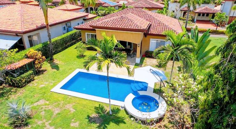 Villa with pool in Puntarenas
