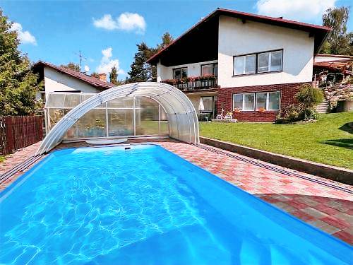 Nice holiday apartment with terrace, pool & yard | Pet-friendly in Cesky Krumlov