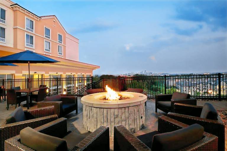 Courtyard Kansas City at Briarcliff