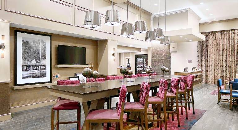 Hampton Inn and Suites Seattle/Renton — photo 2