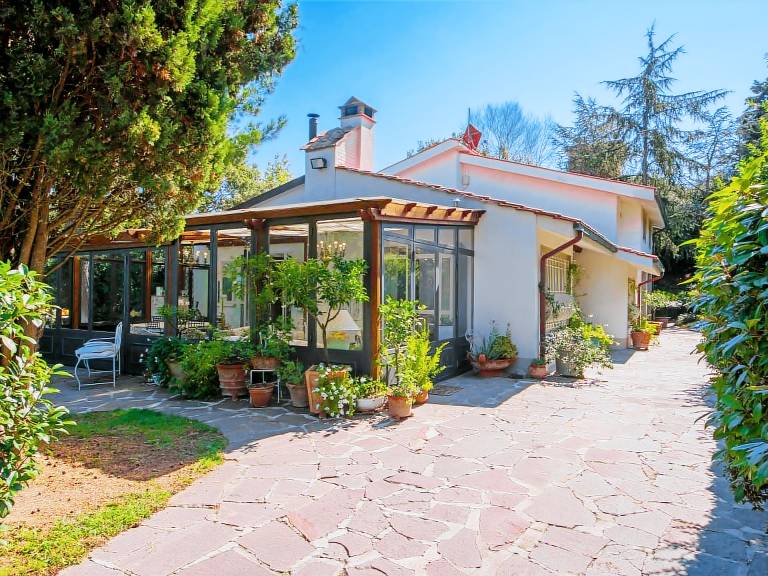Child-friendly nice vacation home with garden, BBQ & private pool | Pets are welcome — photo 2