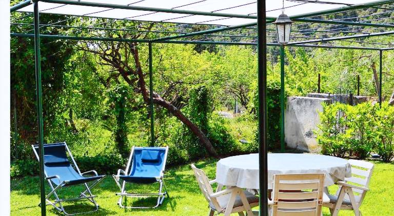 House with patio, BBQ & yard in Maratea