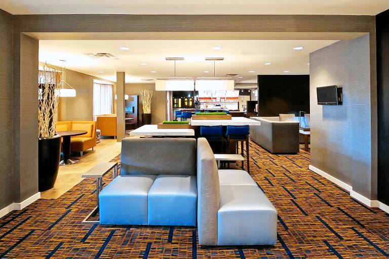 Country Inn & Suites by Radisson Columbus-Edinburgh — photo 2