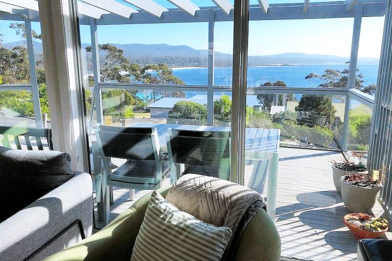 House  Binalong Bay