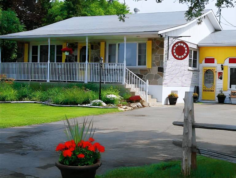 Atelier Galerie Anne Drouin Peinture & Pension in Longueuil, QC