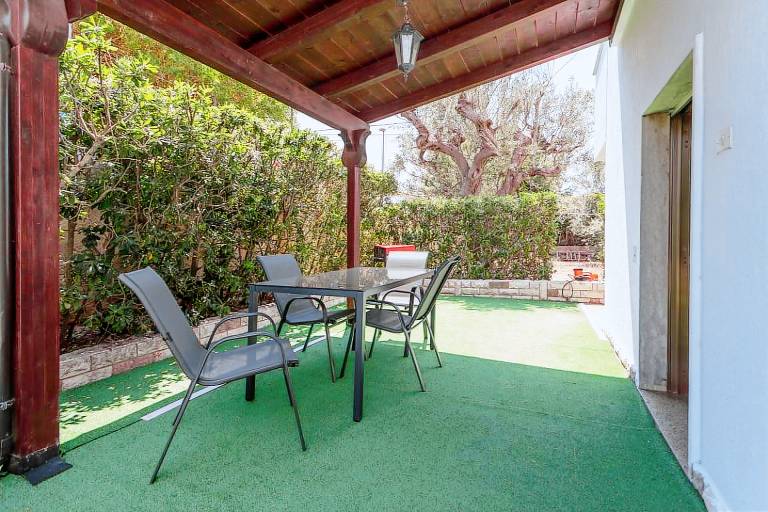 Child-friendly villa with yard & BBQ | Garden view | Dogs allowed — photo 3
