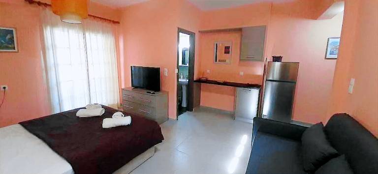 Accommodation Kiato