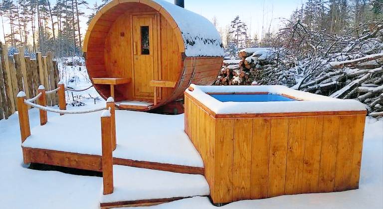 Lodge with patio, pool & yard — photo 2