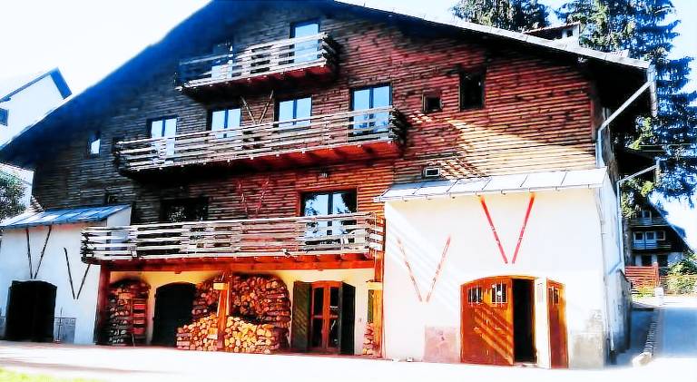 Chalet with jacuzzi — photo 4