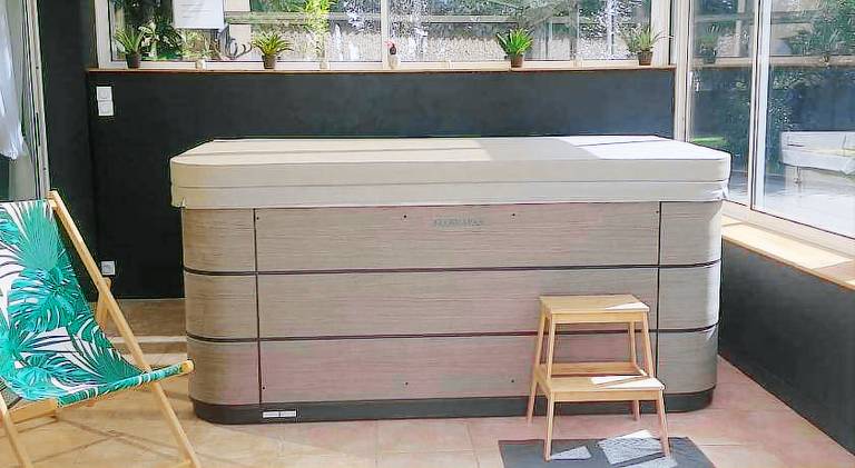 Vacation home with hot tub — photo 4