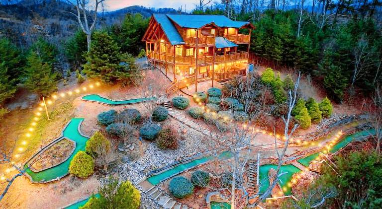 House with jacuzzi — photo 4