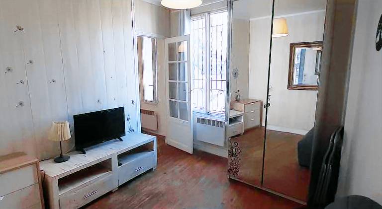 Holiday apartment with 1 room for 3 persons in Vanves