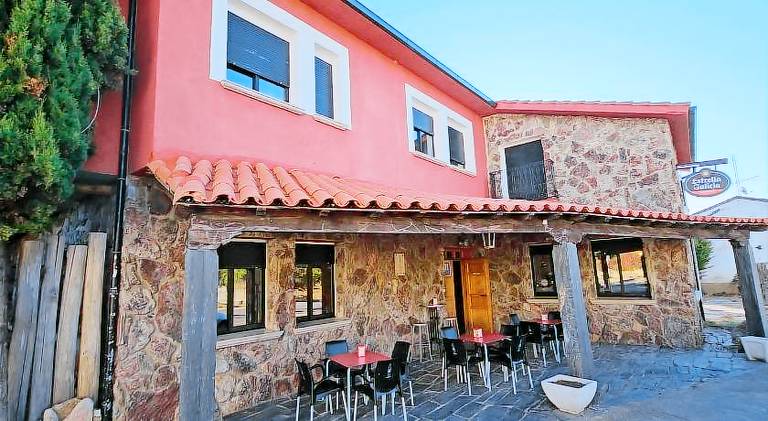 Hostal Las Cavenes Del Cabaco in Salamanca