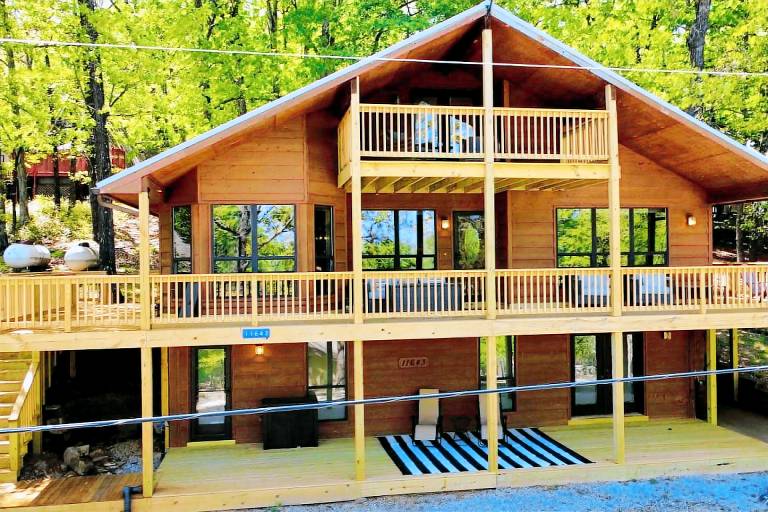 Accommodation Lost Bridge Village