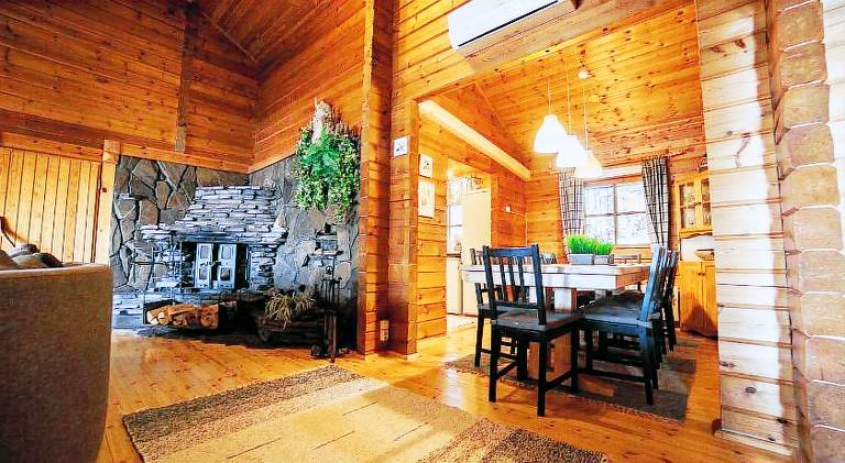 Villa with barbeque, yard & terrace | Pets allowed — photo 3