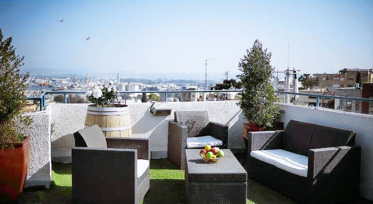 Serviced apartment with terrace & yard | Perfect for remote work | Pets allowed — photo 5