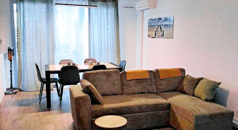 Holiday apartment with 2 rooms for 7 persons in Biot
