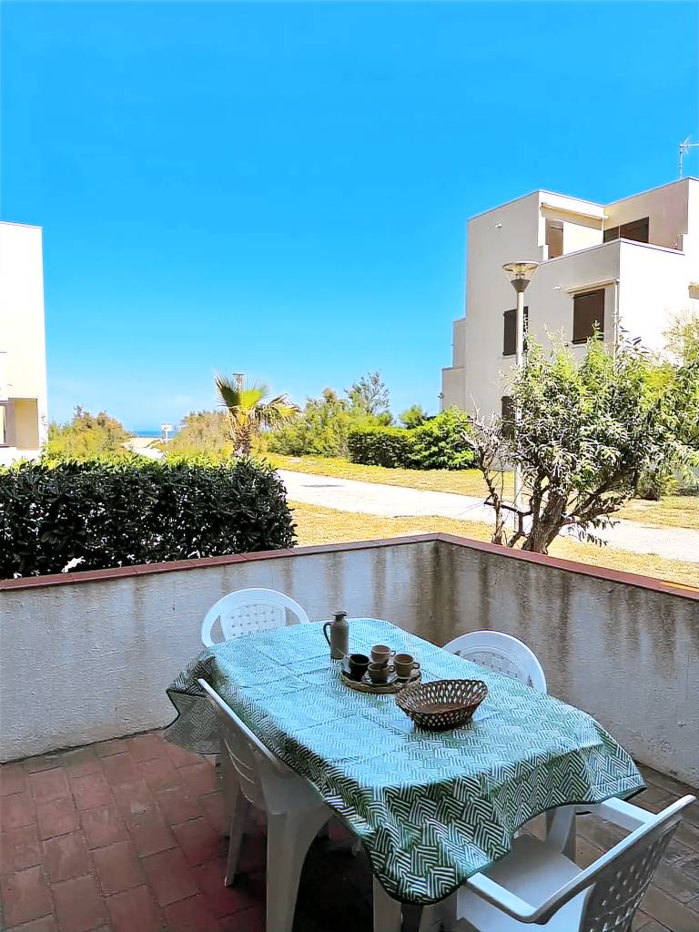 Holiday apartment with yard & patio in Torreilles