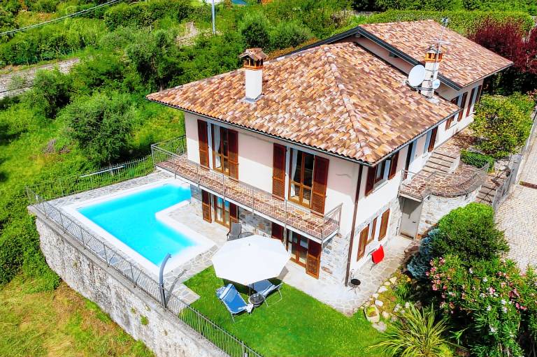 Villa  Azzano