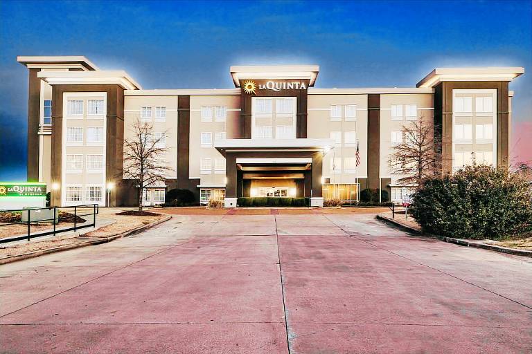La Quinta Inn & Suites by Wyndham Starkville at MSU — photo 2