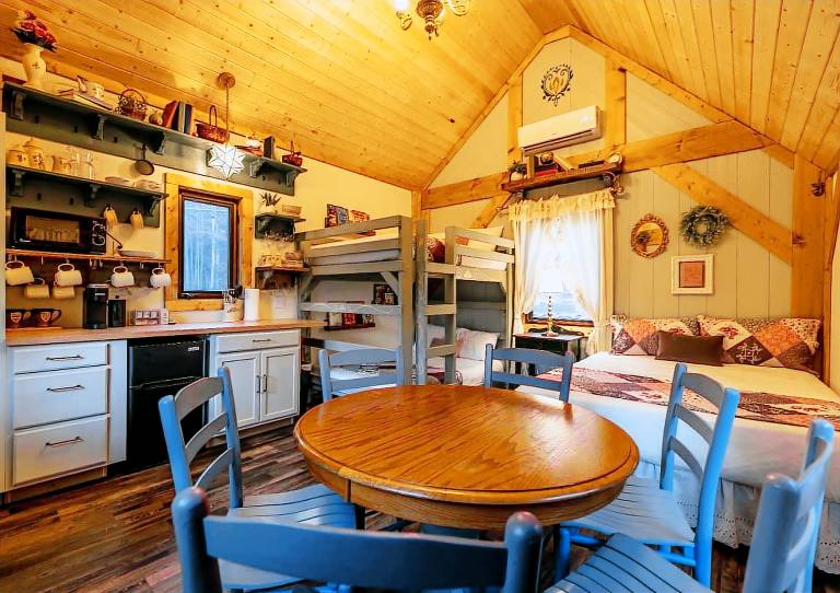 Cabin  Peterstown