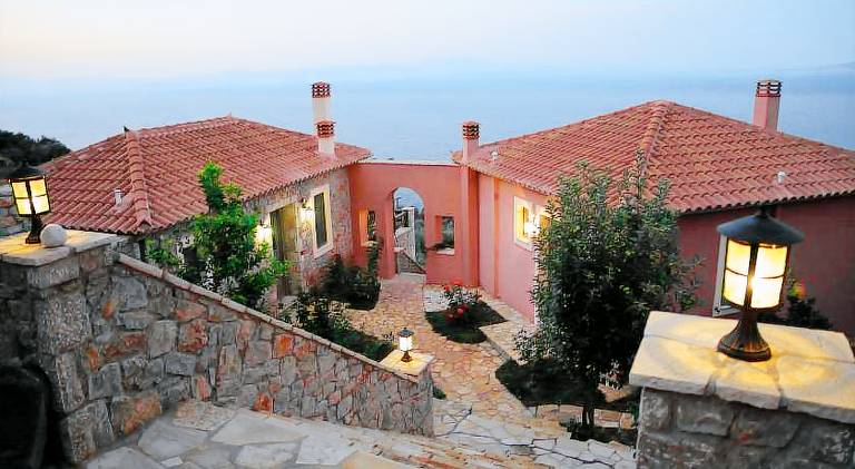 Child-friendly lovely villa with BBQ, garden & pool | Pets are welcome — photo 5