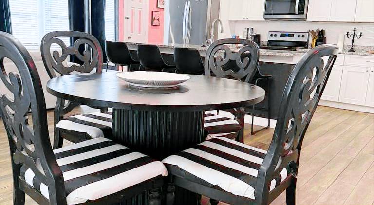 Wonderful serviced apartment with patio | Close to Tower of the Americas | Perfect for remote work | Pet-friendly — photo 4