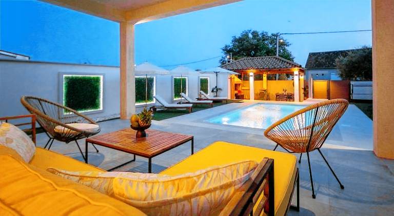 Spacious villa with pool | Pets are welcome in Biograd na Moru