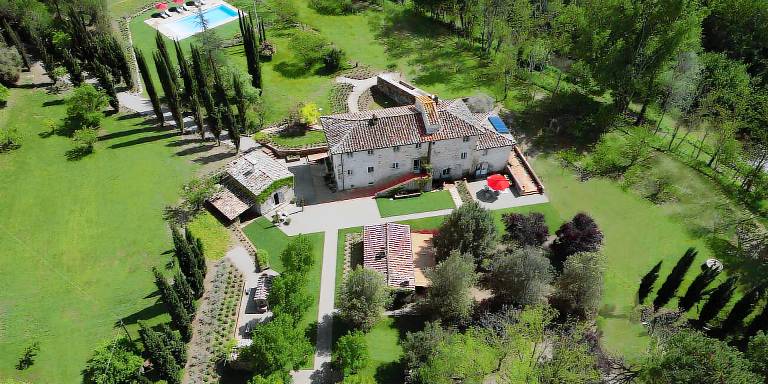 Family-friendly villa with barbecue, private pool & terrace | Pool view | Pets allowed in Barberino Tavarnelle