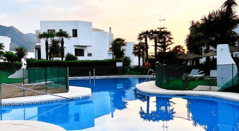 Holiday apartment with pool — photo 3