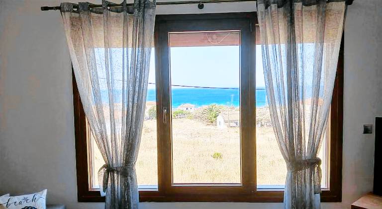 Fully equipped charming rental apartment with yard & patio | Close to the beach | Pets allowed — photo 4