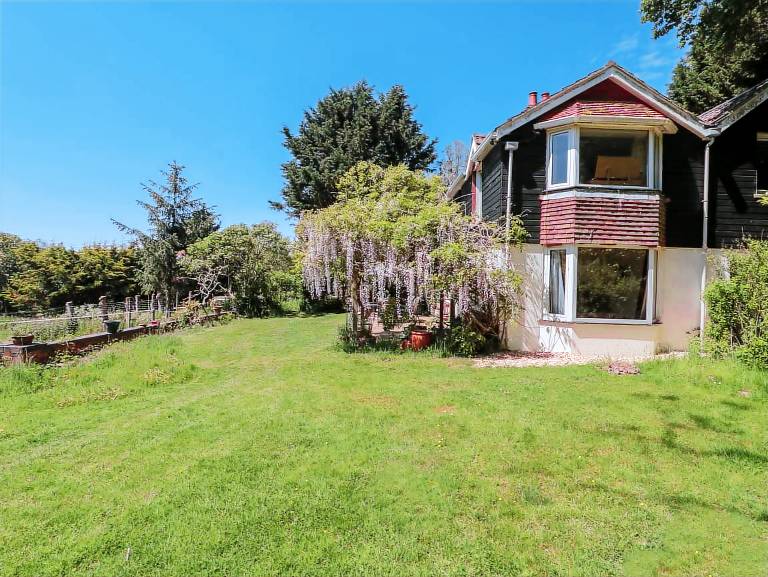 Beautiful cottage with garden & hot tub | Pets allowed — photo 3