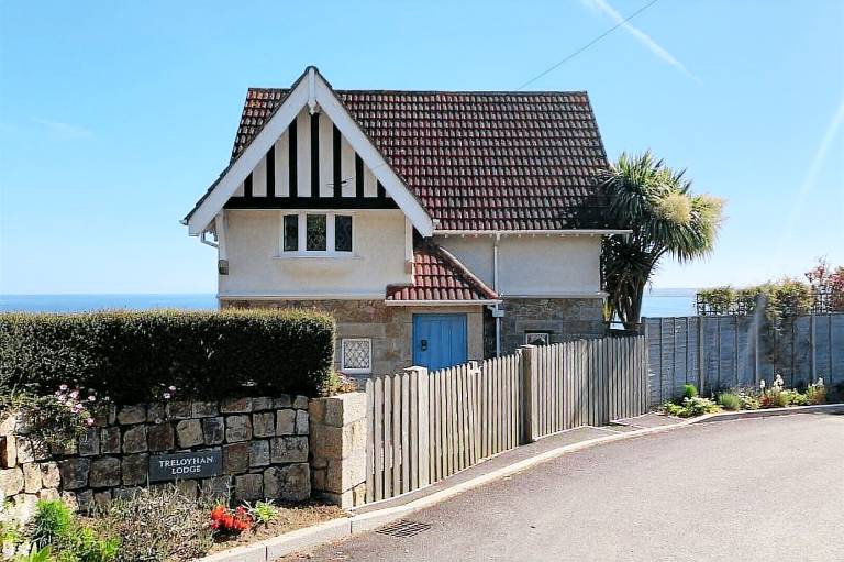 House  Hayle