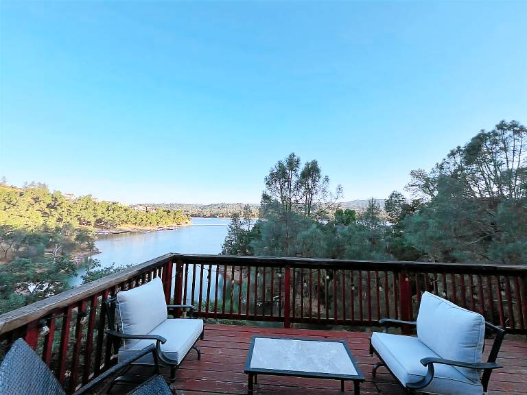 House Lake Nacimiento