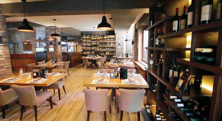 Hotel Aristocrat & Fish Restaurant — photo 3