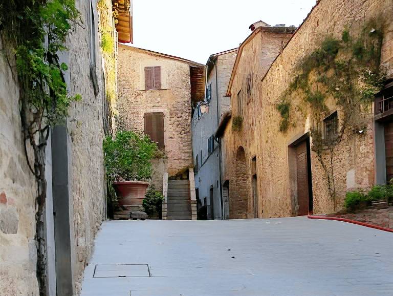 House with patio, pool & barbeque in Radda in Chianti