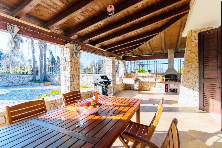 Vacation home with garden & grill — photo 5