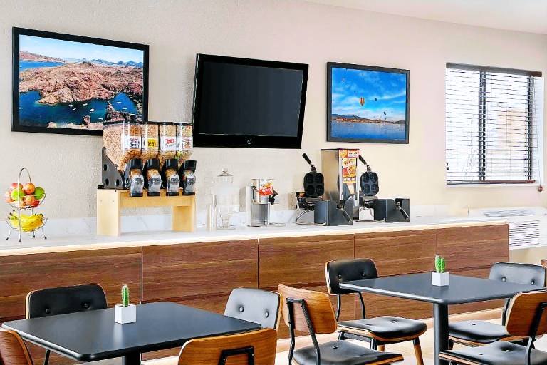 Travelodge by Wyndham Lake Havasu — photo 2