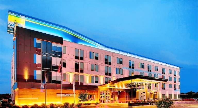 Aloft Green Bay in Lam