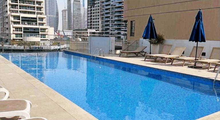Rental apartment with private pool, terrace & yard — photo 5