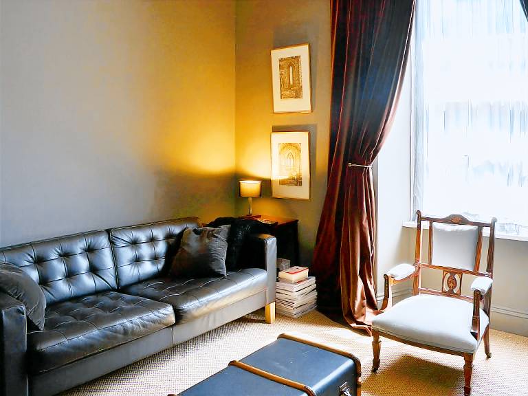 Cottage with garden — photo 3