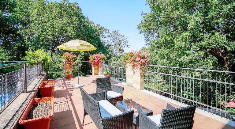 Apartment with patio & yard in Chianciano Terme